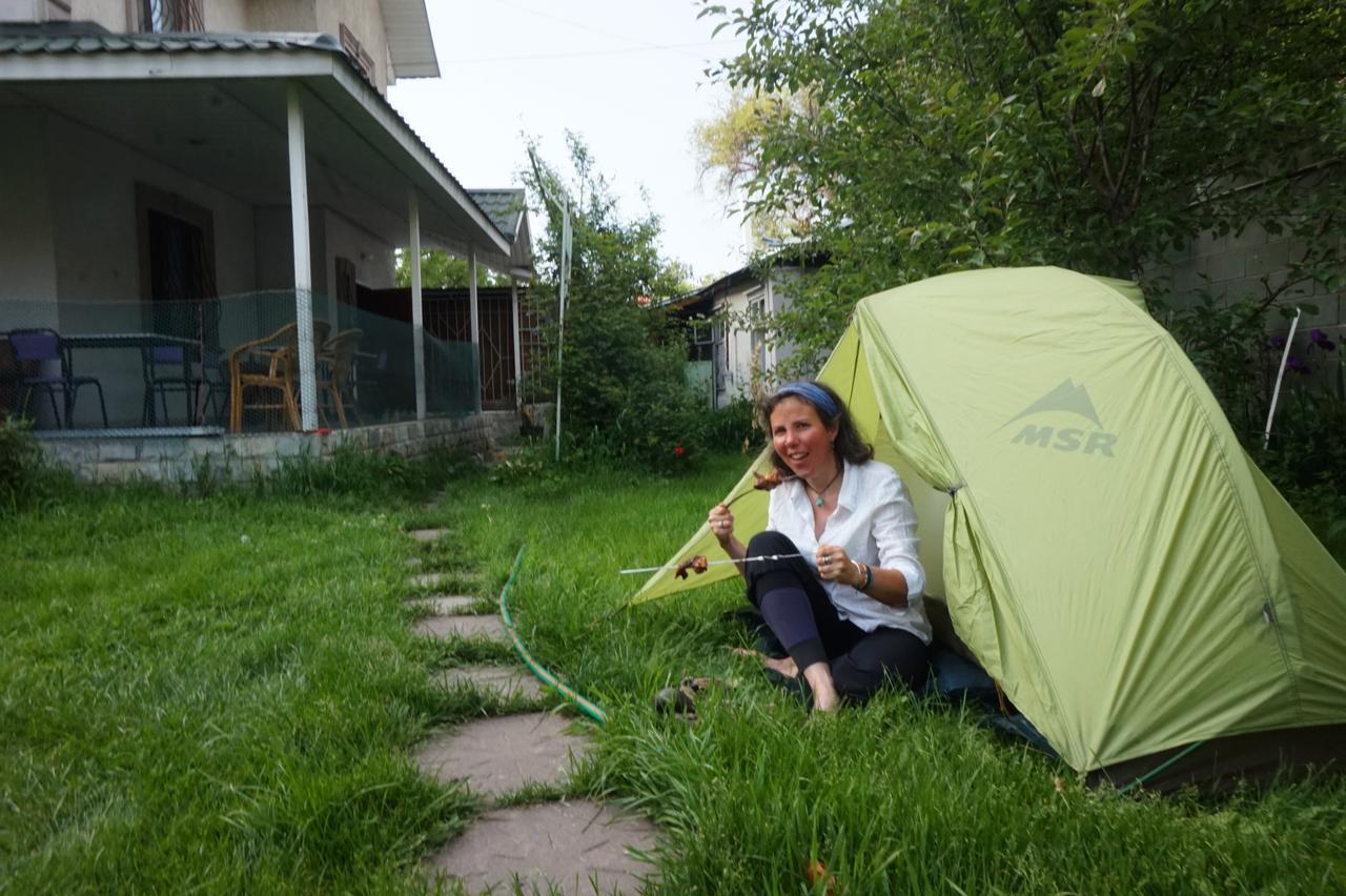 "European" Backpackers Hostel In Almaty Esterno foto